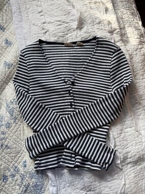 Levi's long sleeve top